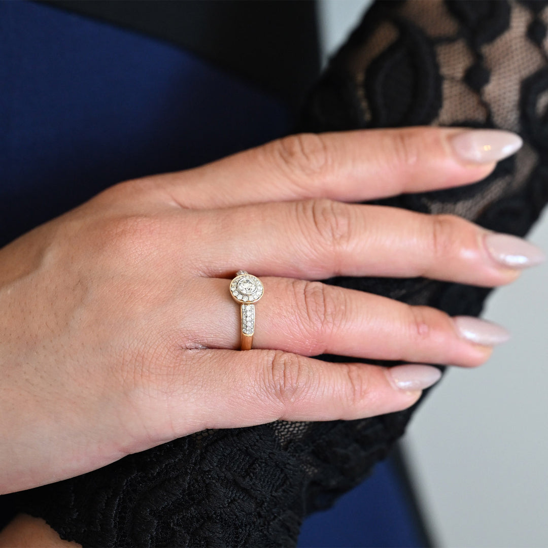 14K YG Solitaire with Side Diamond Ring-1pc