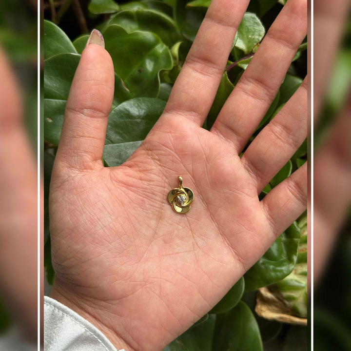 18K YG Solitaire Diamond Rose Pendant-1pc - RB Diamond Jewellers