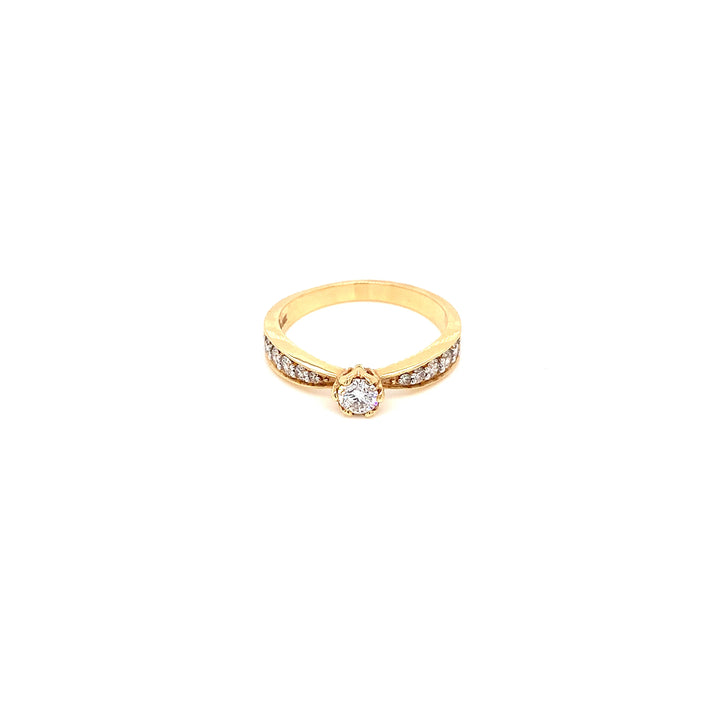 18K YG Women Solitaire with Side Diamond Ring- 1pc