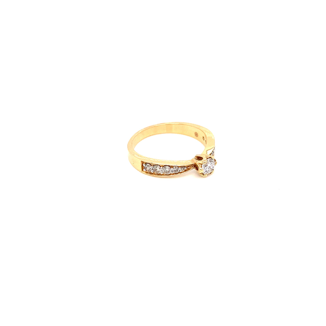 18K YG Women Solitaire with Side Diamond Ring- 1pc