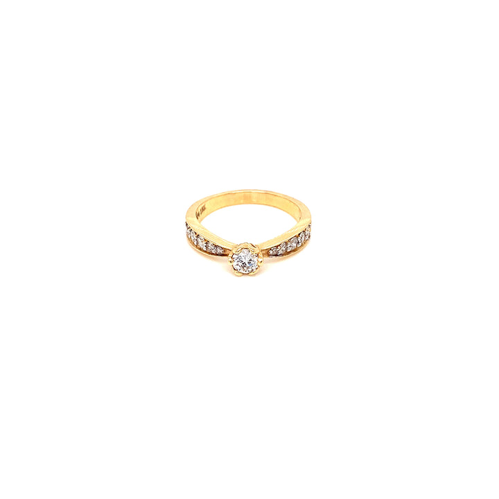 18K YG Women Solitaire with Side Diamond Ring- 1pc
