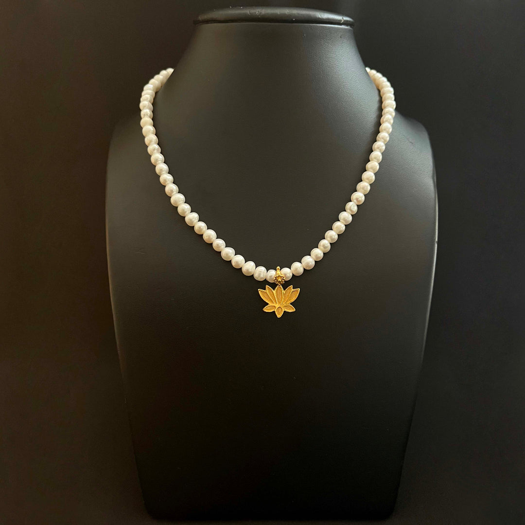 22K YG Women Lotus Pearl Necklace-1pc