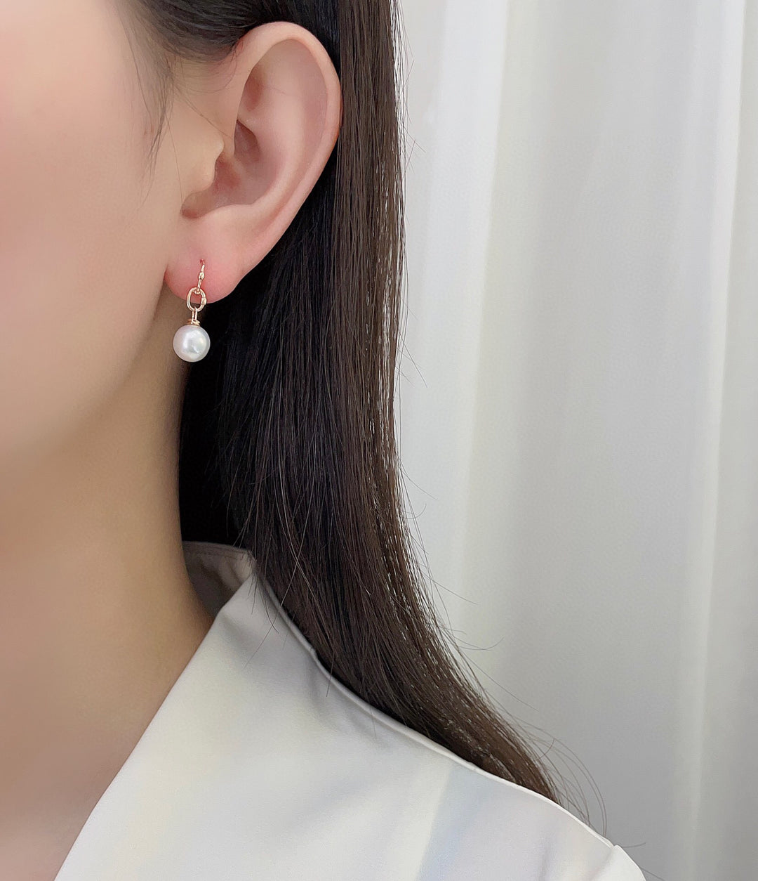 18K YG Earring with 8-8.5mm FWP white- 1pair