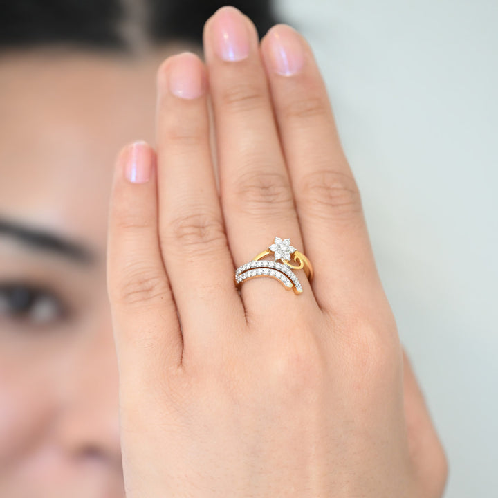 18K YG Women Star Diamond Ring- 1pc