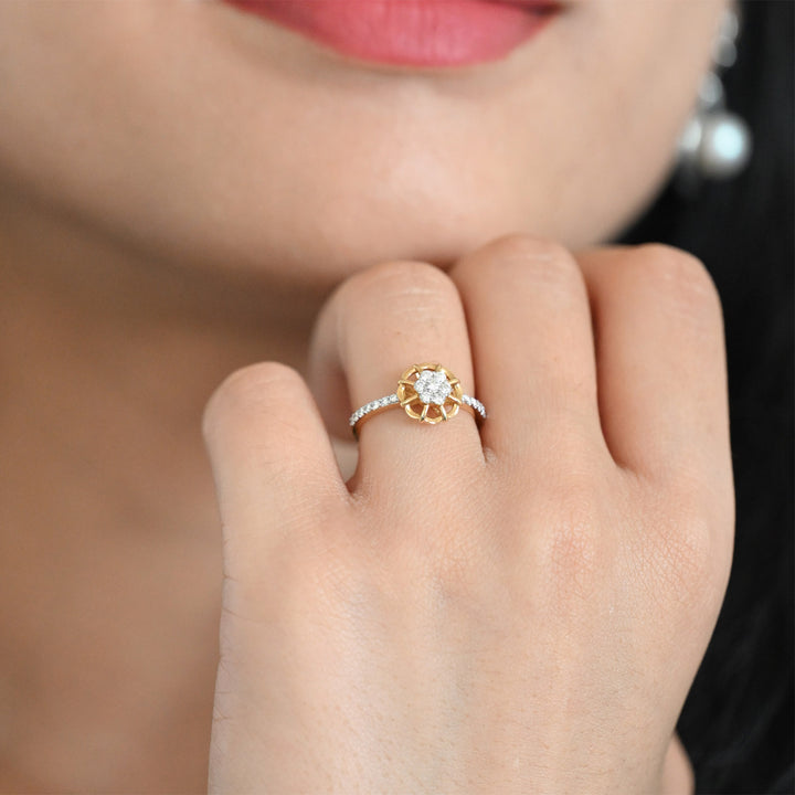18K YG Women Cluster Diamond Ring- 1pc