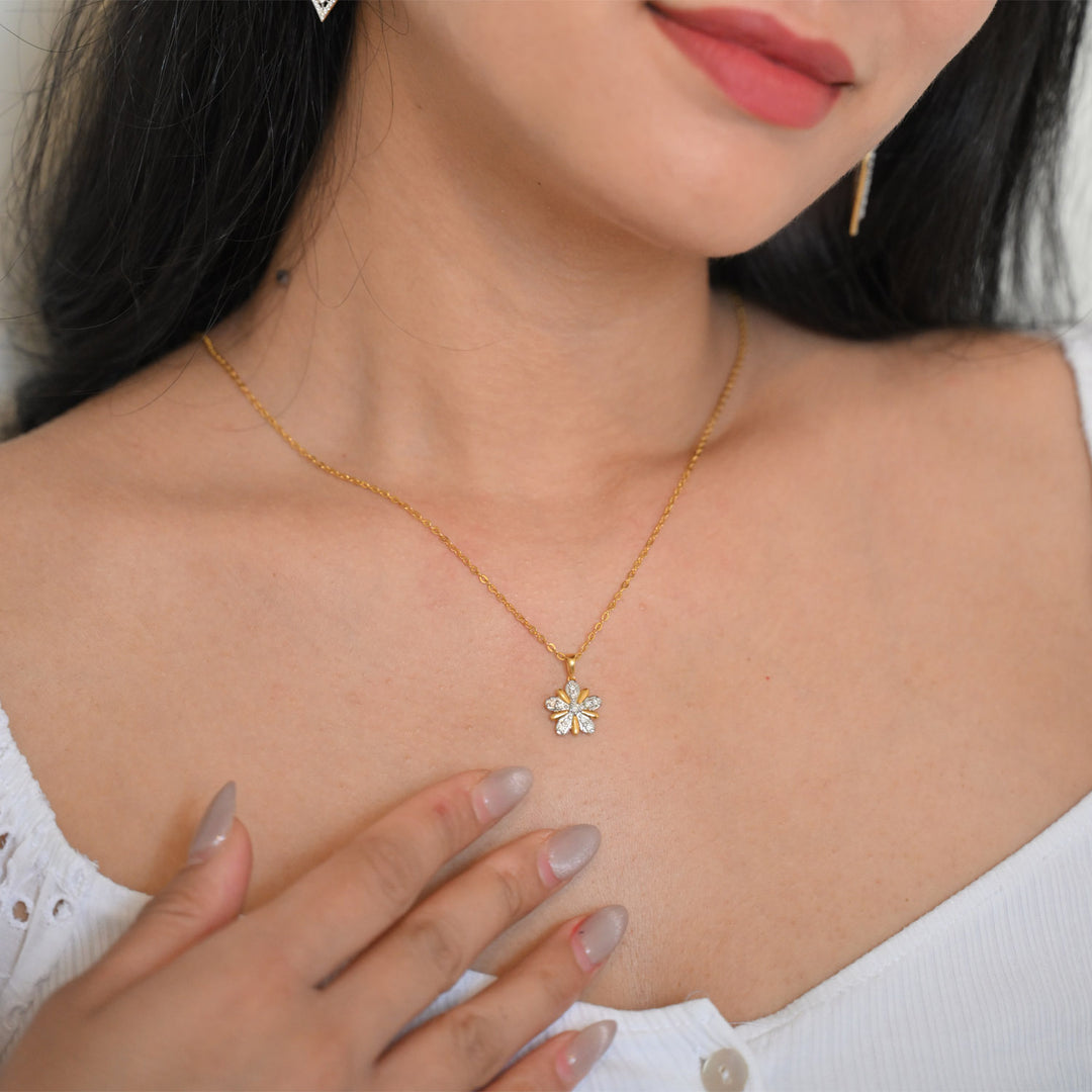 18K YG Women Flower Diamond Pendant- 1pc