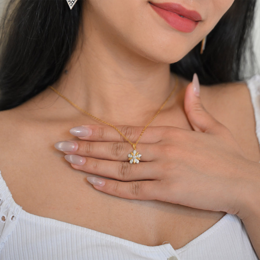 18K YG Women Flower Diamond Pendant- 1pc