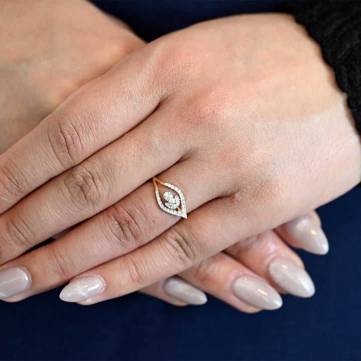 18K YG Women Cluster Diamond Ring- 1pc