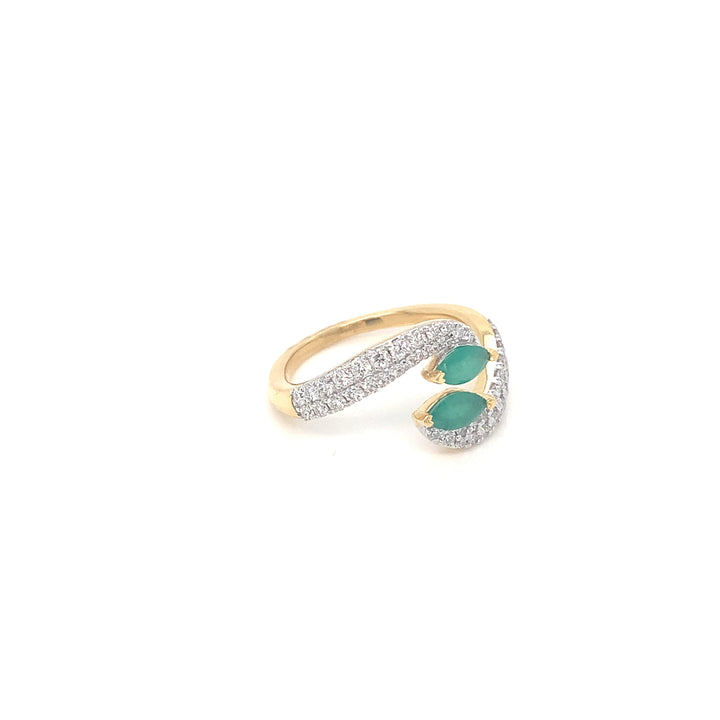 Emerald Cluster Diamond Ring – 18K YG