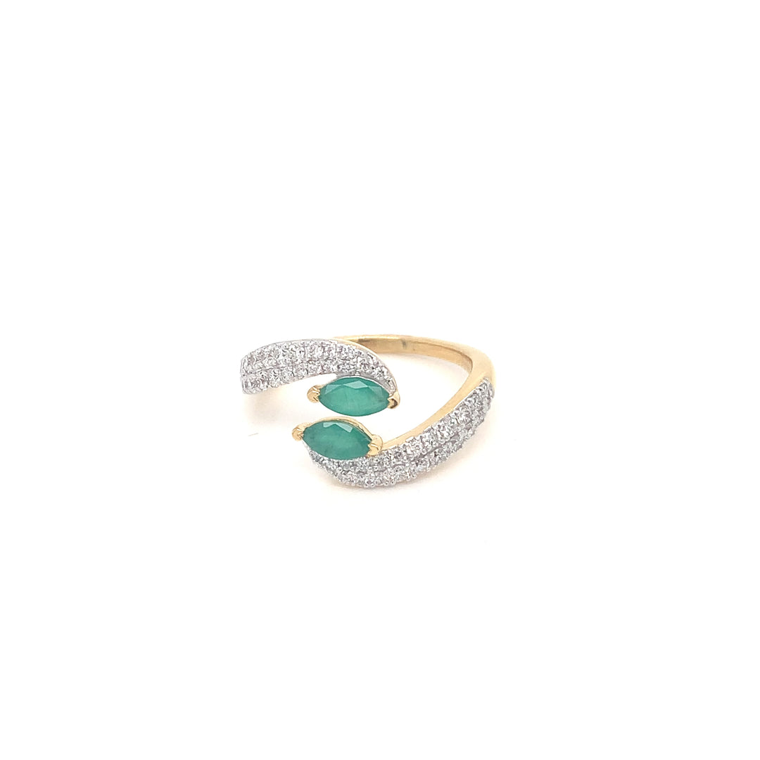 Emerald Cluster Diamond Ring – 18K YG