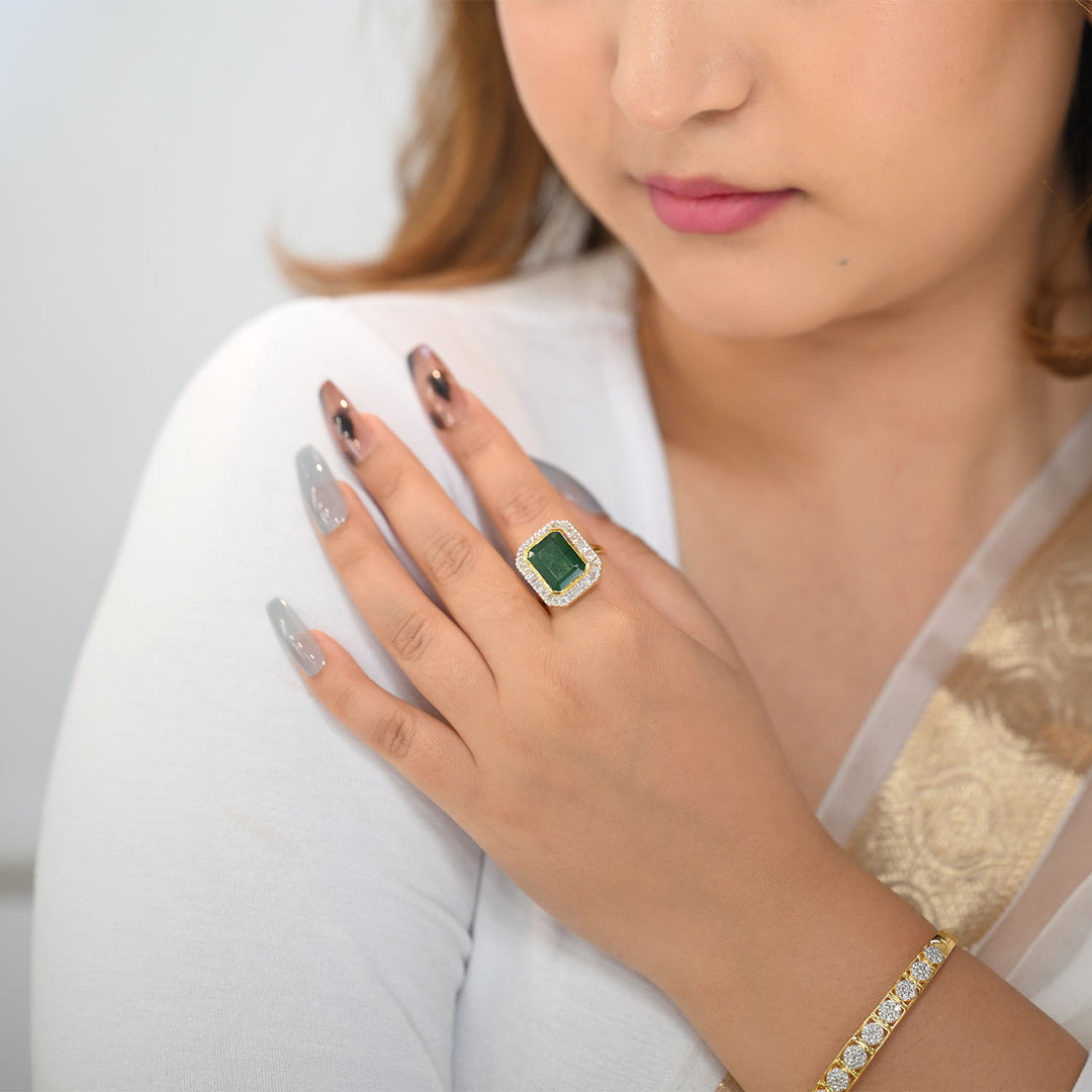 18K YG Cluster Diamond, Emerald Ring-1pc