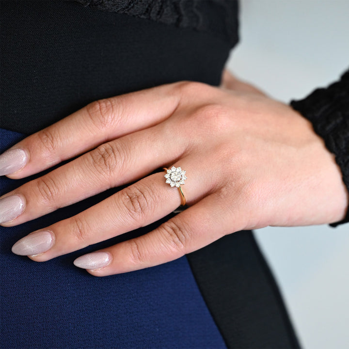 18K YG Women Flower Diamond Ring- 1pc