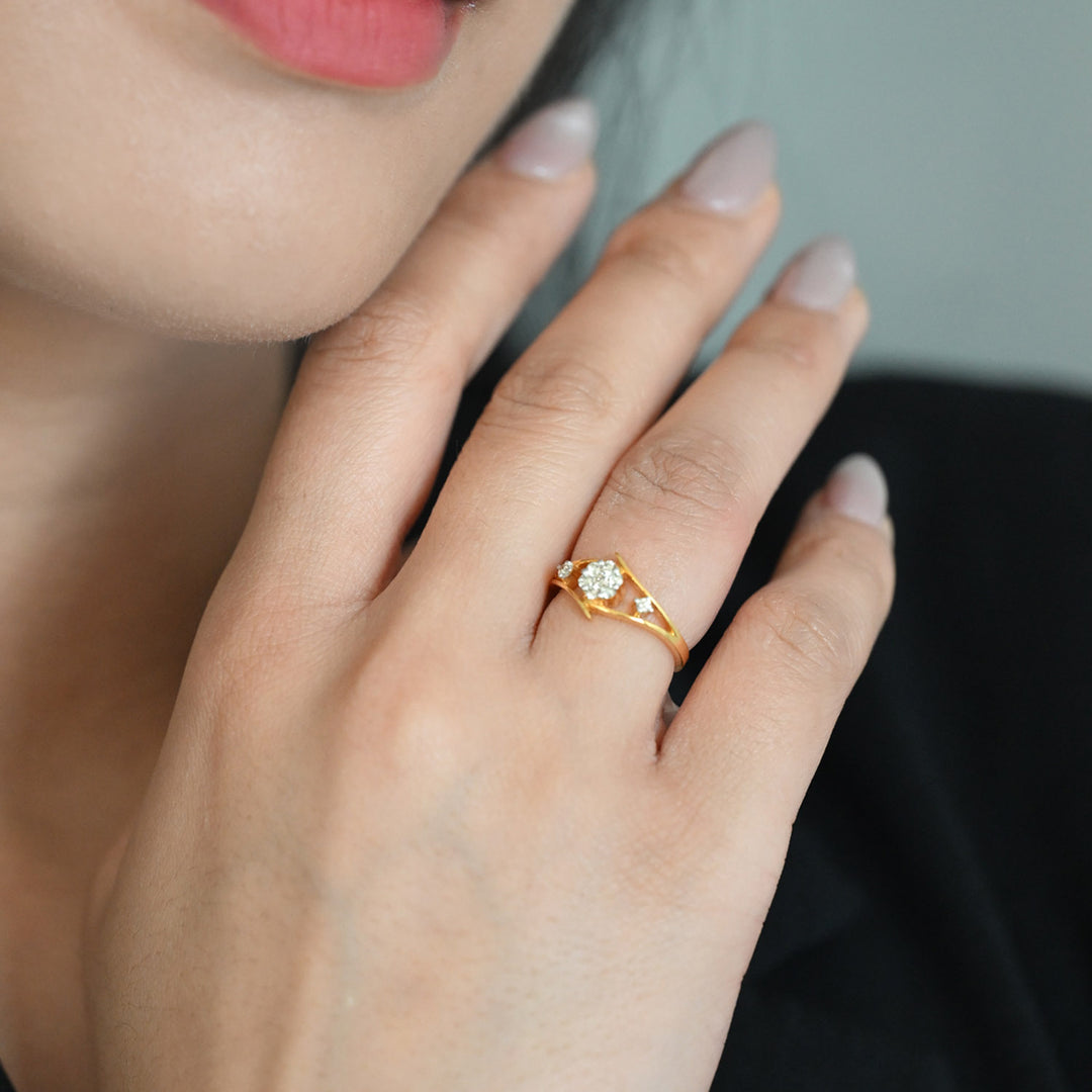 18K YG Women Pressure Set Diamond Ring- 1pc