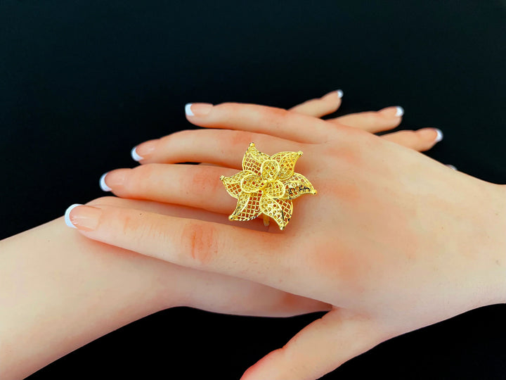Women’s Umbrella Ring – 22K YG
