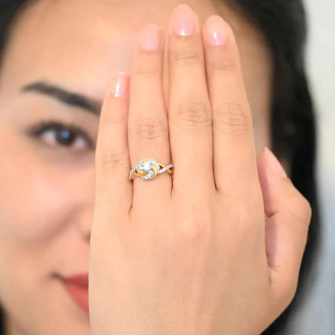 18K YG Cluster Diamond Ring-1pc