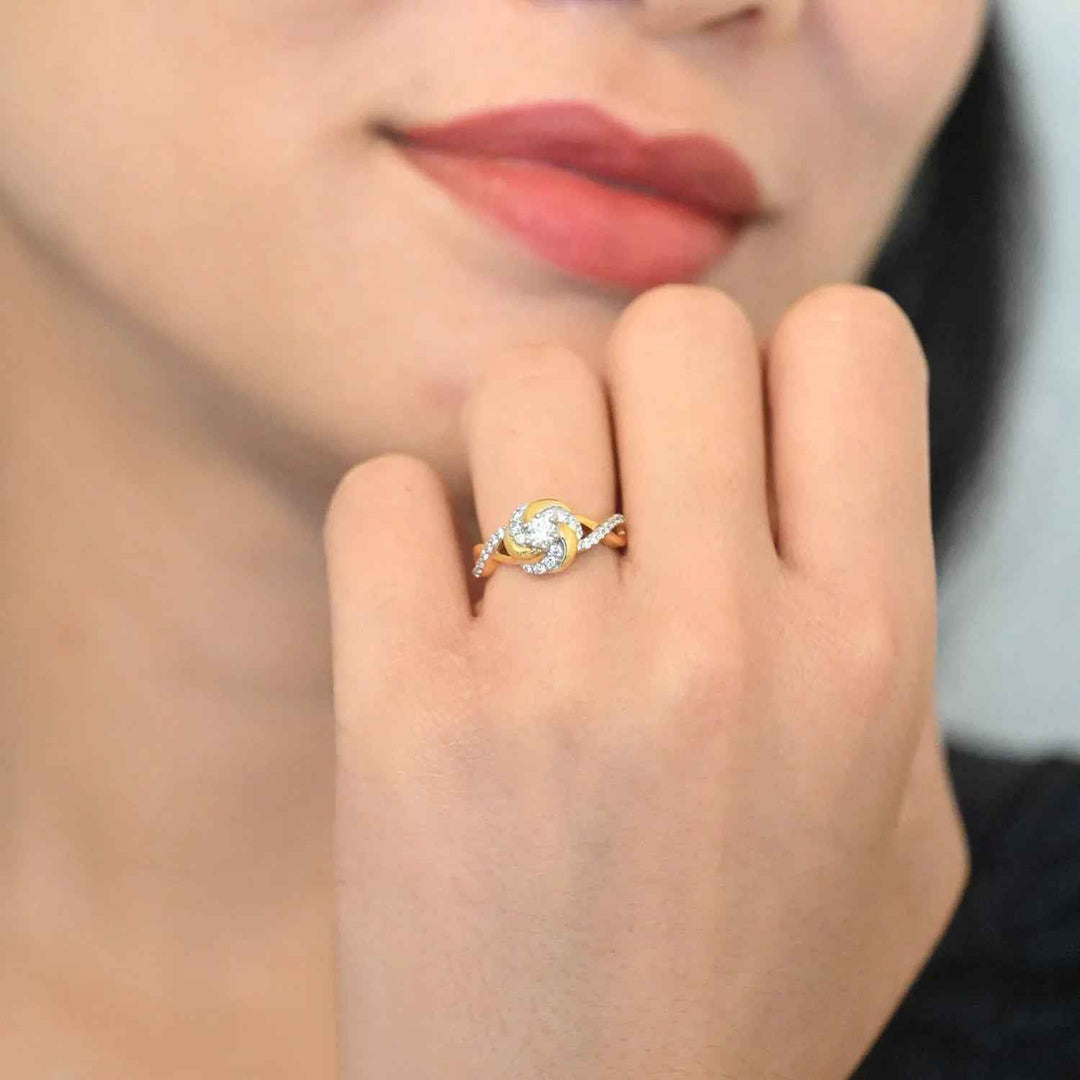 18K YG Cluster Diamond Ring-1pc