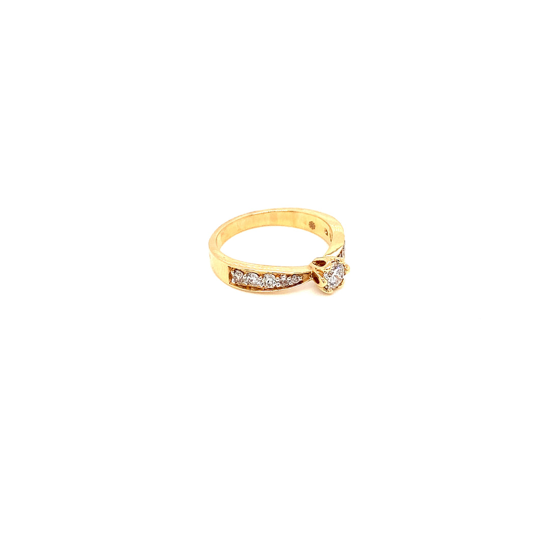 18K YG Women Solitaire with Side Diamond Ring- 1pc