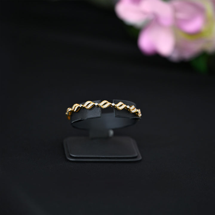 9K YG Women Fancy Bangle- 1pc