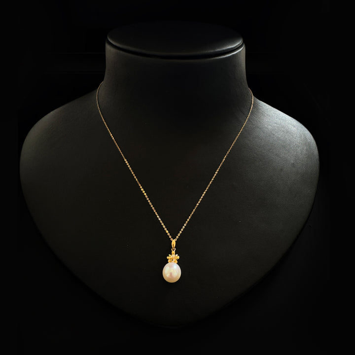 18K YG Necklace with 9.5- 10mm FWP white- 1pc