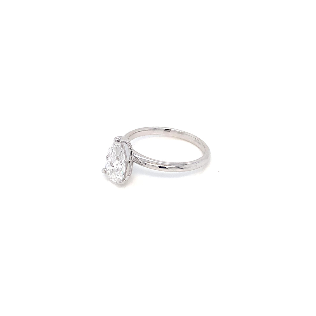 18K WG Pear Shape Solitaire Diamond Ring-1pc
