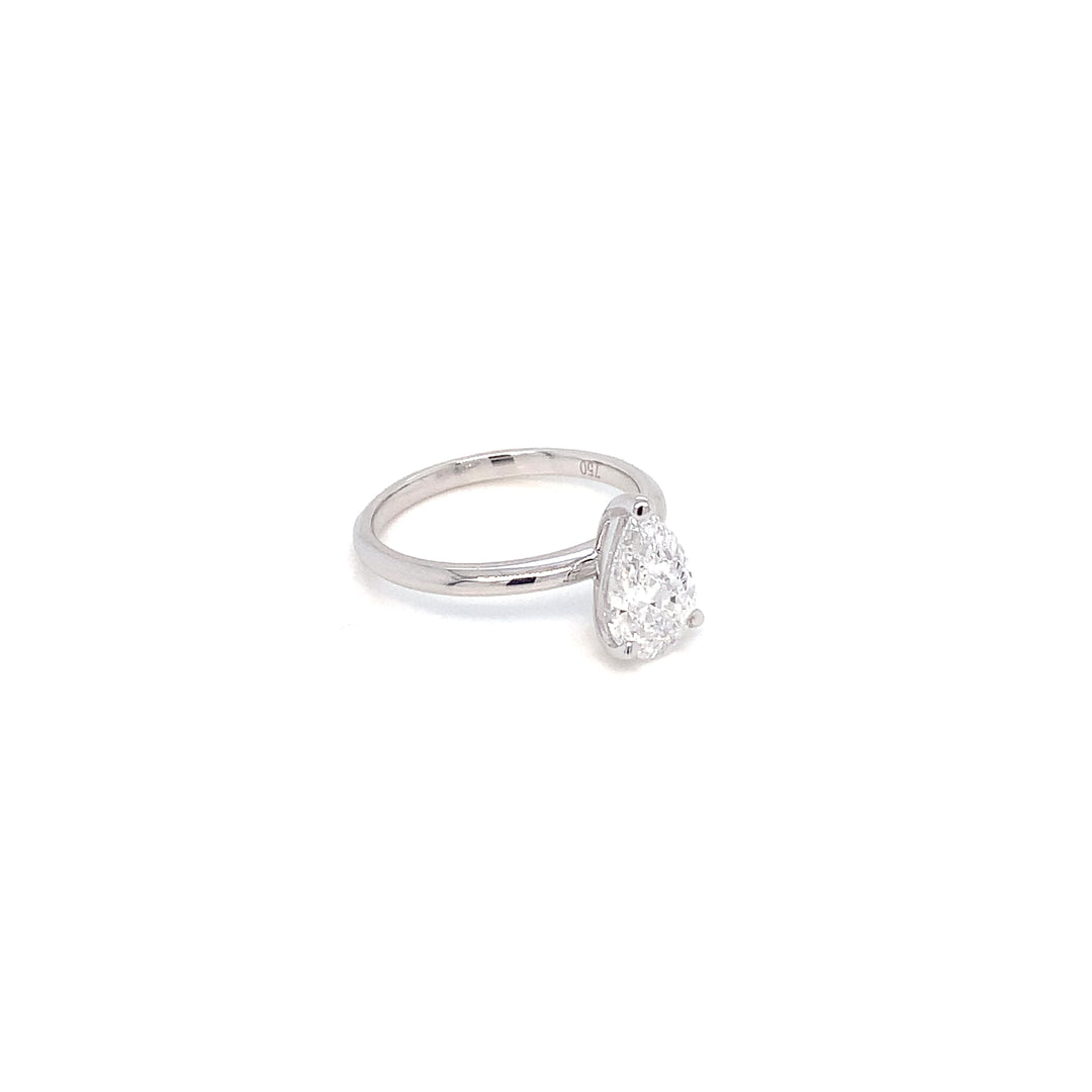 18K WG Pear Shape Solitaire Diamond Ring-1pc