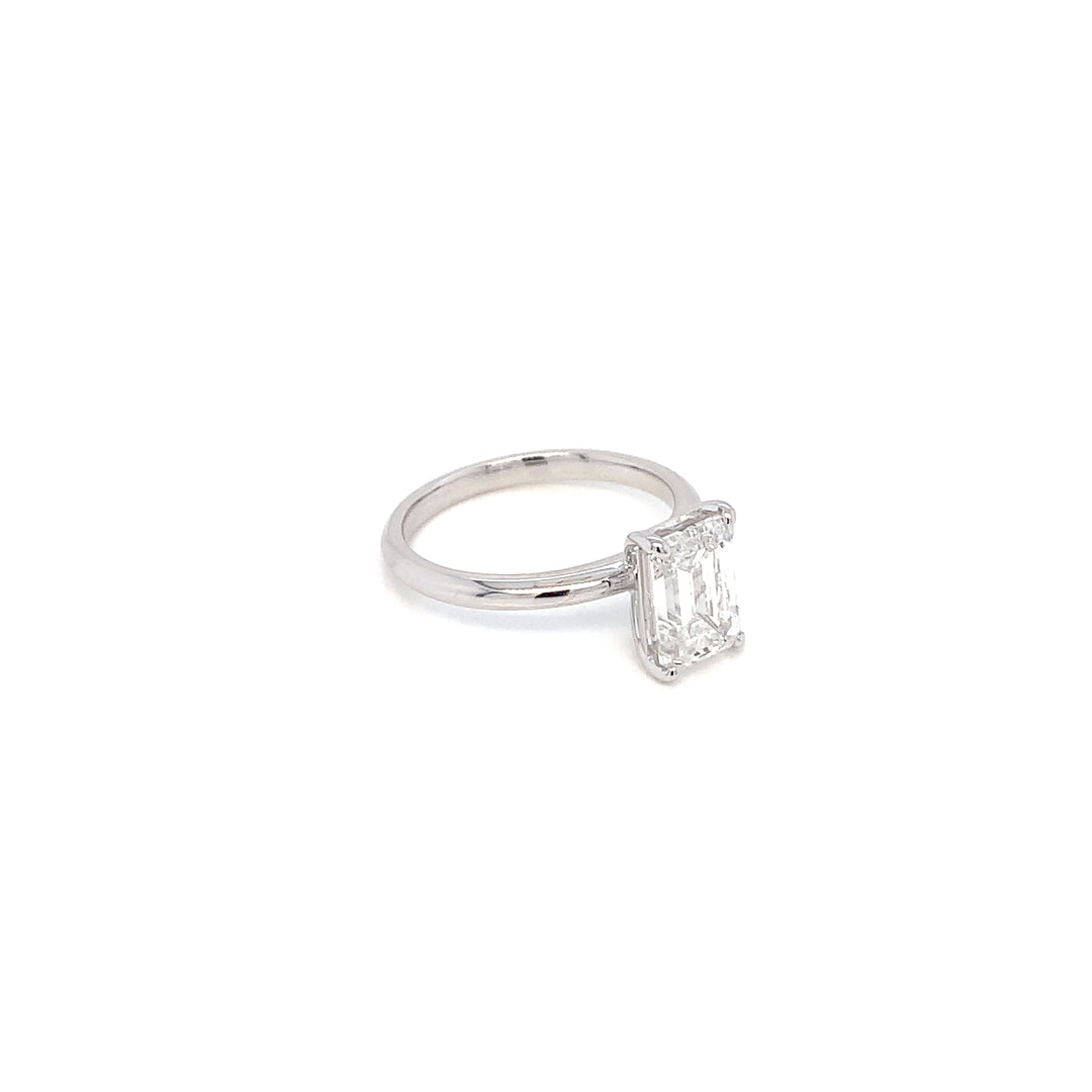 18K WG Emerald Solitaire Diamond Ring-1pc