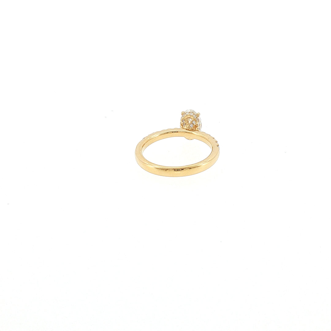 18K YG LAb Grown Oval Shape Diamond Ring with side diamond.