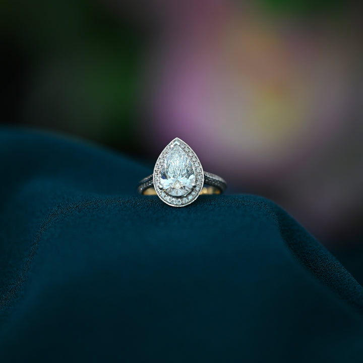 18K YG LAB Grown Solitaire with Side Diamond Ring-1pc