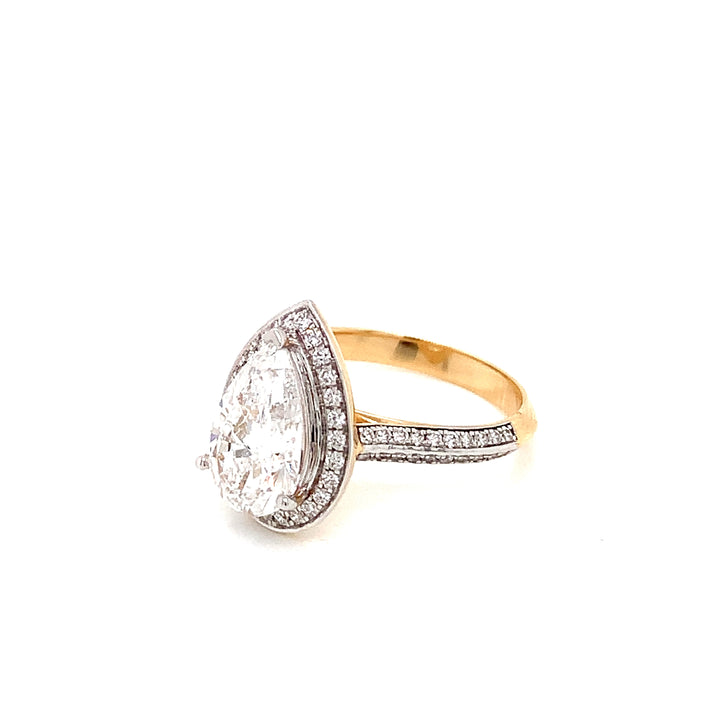 18K YG LAB Grown Solitaire with Side Diamond Ring-1pc