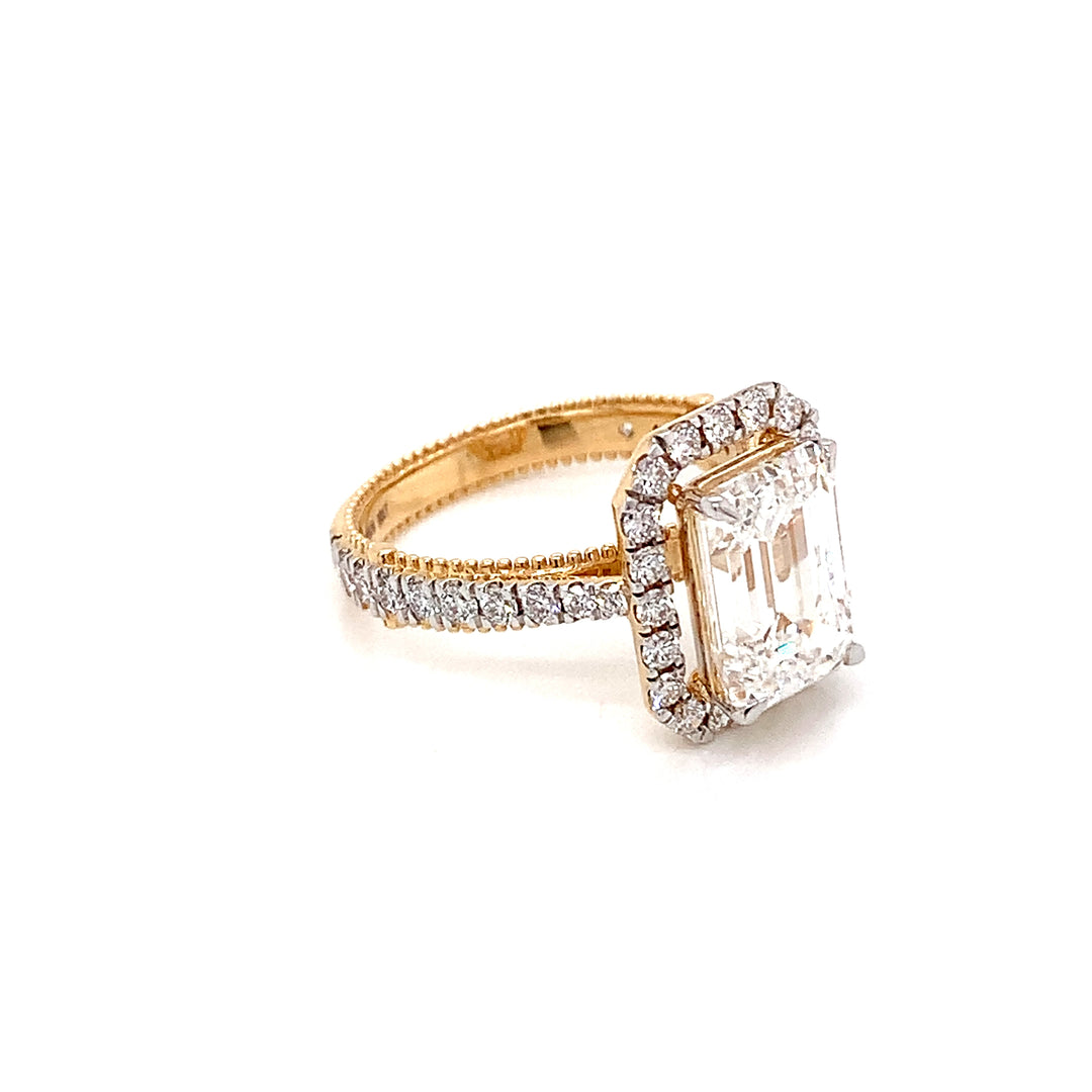 18K YG LAB Grown Solitaire with Side Diamond Ring-1pc