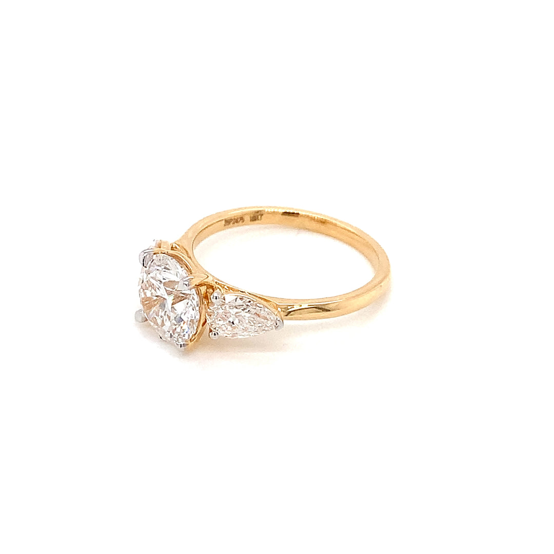 18K YG LAB Grown Solitaire with Side Diamond Ring-1pc