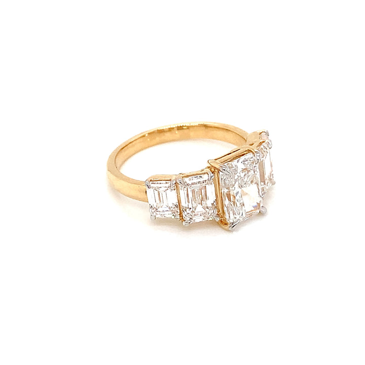 18K YG LAB Grown Solitaire with Side Diamond Ring-1pc