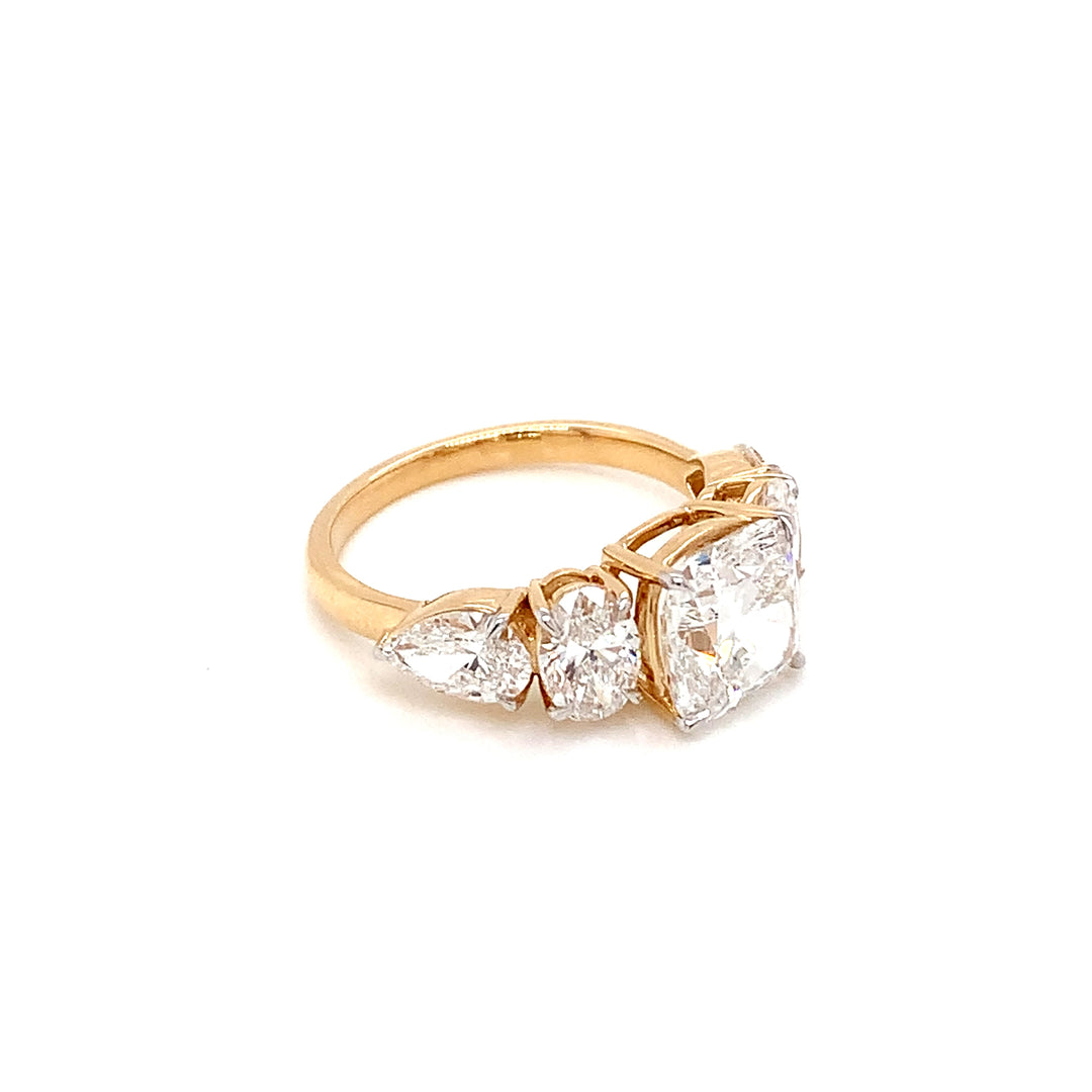 18K YG LAB Grown Solitaire with Side Diamond Ring-1pc