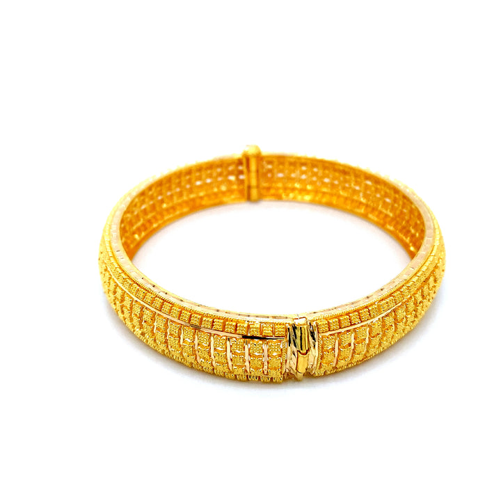 22K YG Screw Bangle-1pc