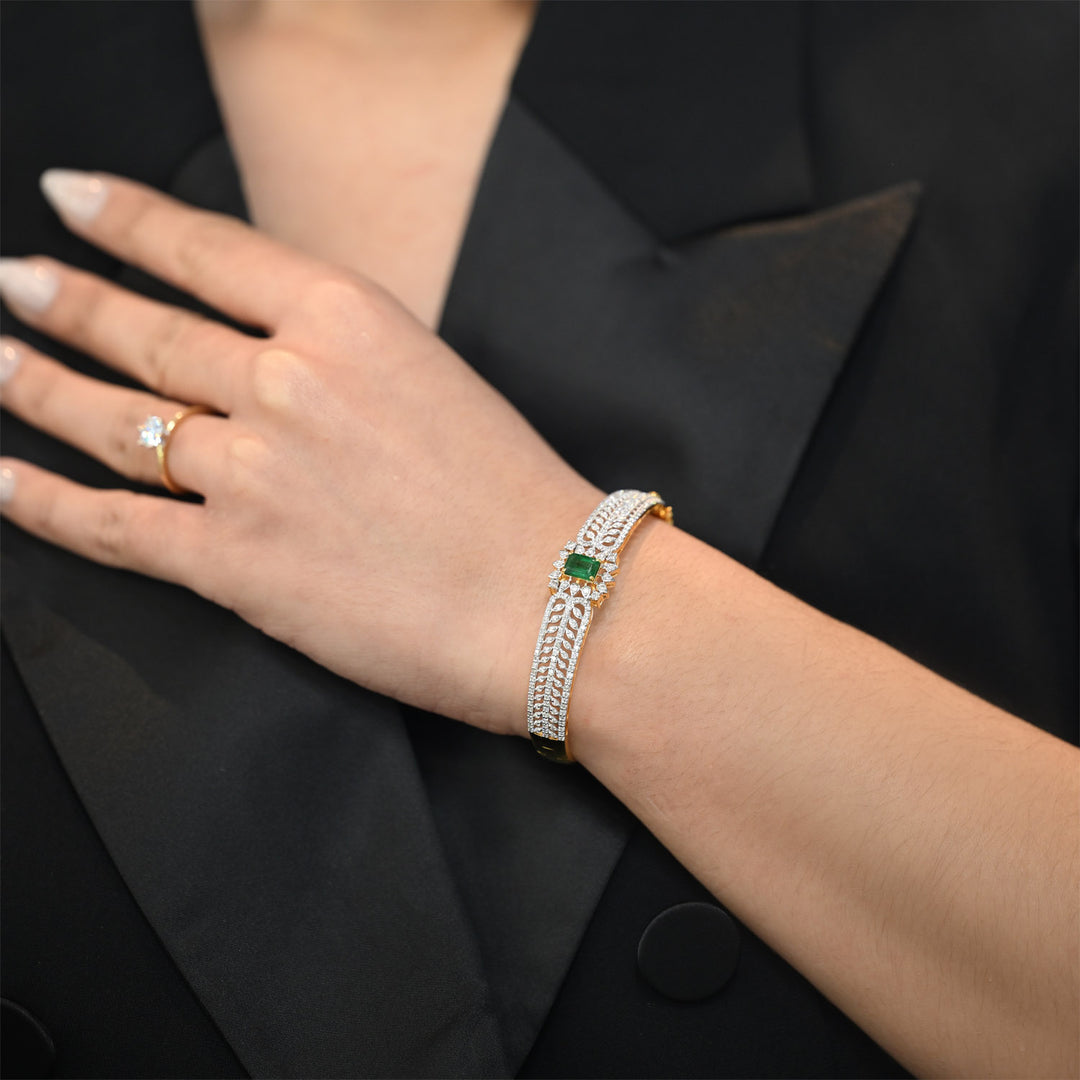 14K YG Screw Diamond with Emerald Bangle- 1pc