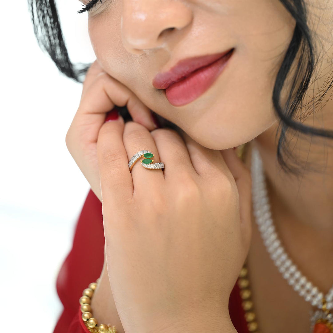 Emerald Cluster Diamond Ring – 18K YG