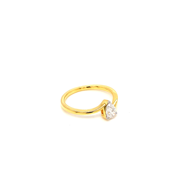 18K YG Cluster Diamond Ring-1pc