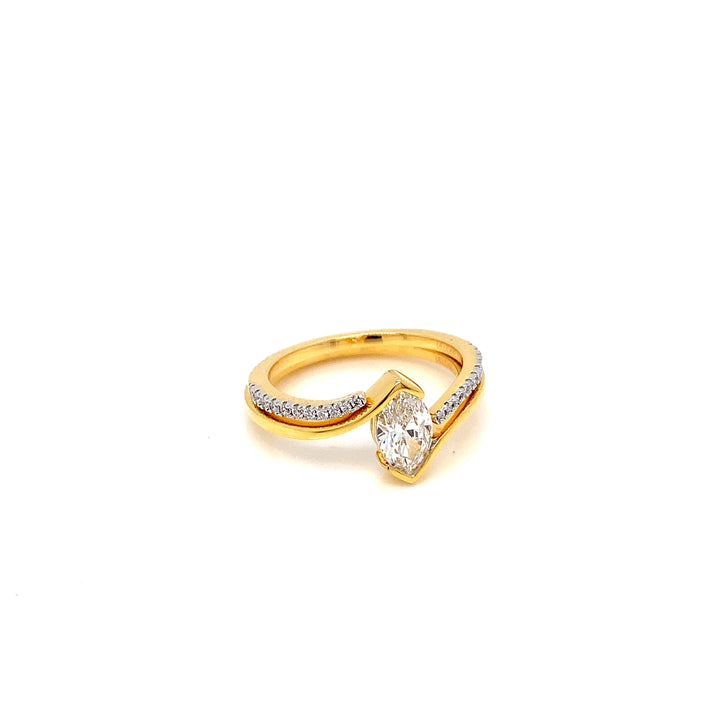 18K YG Cluster Diamond Ring-1pc