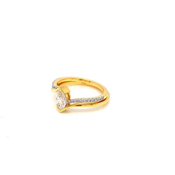 18K YG Cluster Diamond Ring-1pc