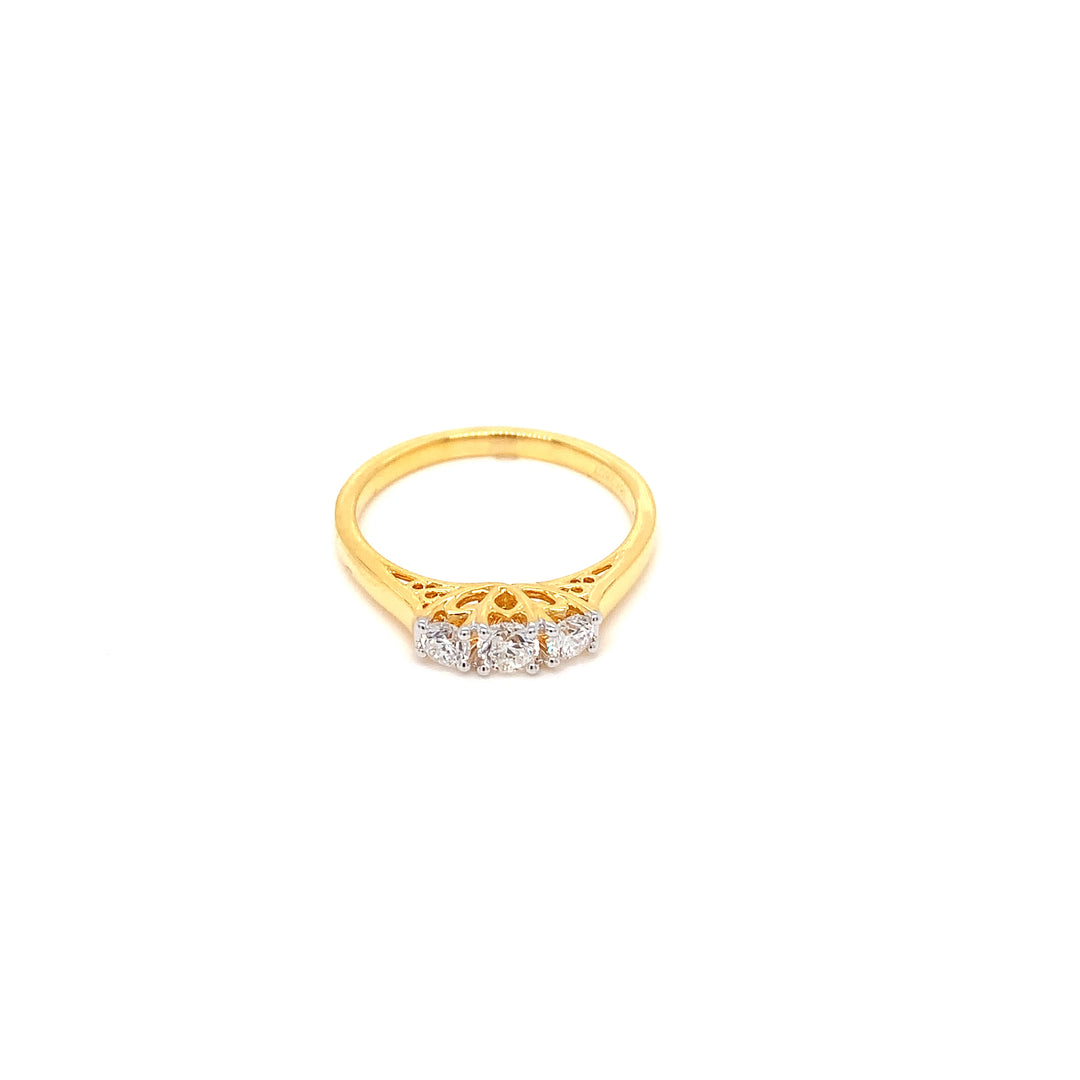 18K YG Cluster Diamond Ring-1pc