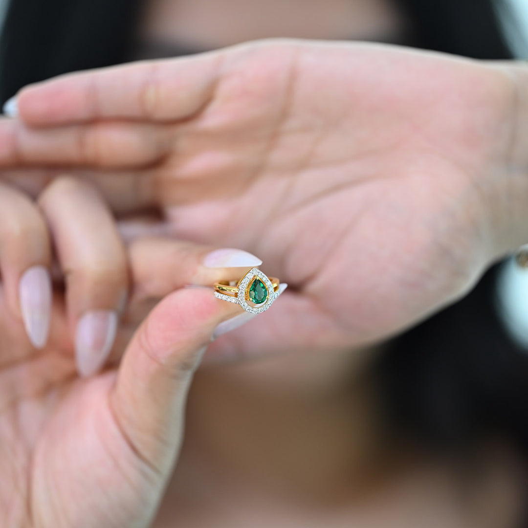 18K YG Cluster Diamond with Created Emerald Ring-1pc
