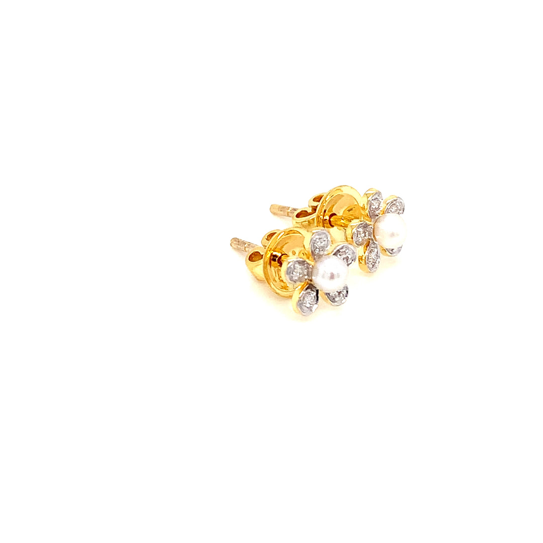 14K YG Flower Diamond Earring- 1pair