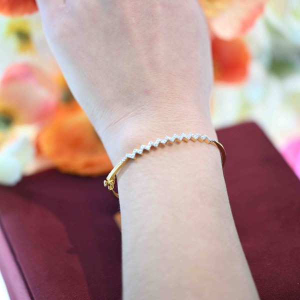 14K YG Screw Diamond Bangle- 1pc