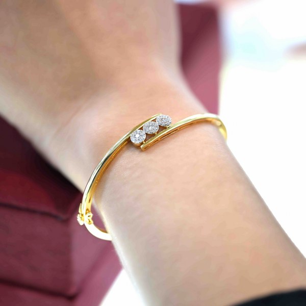 14K YG Screw Diamond Bangle- 1pc