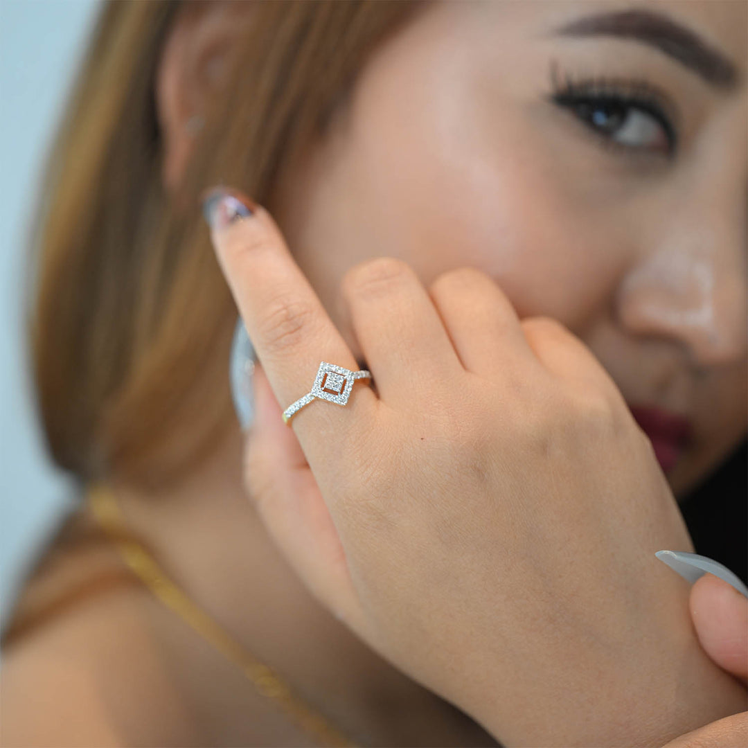 14K YG Cluster Diamond Ring-1pc