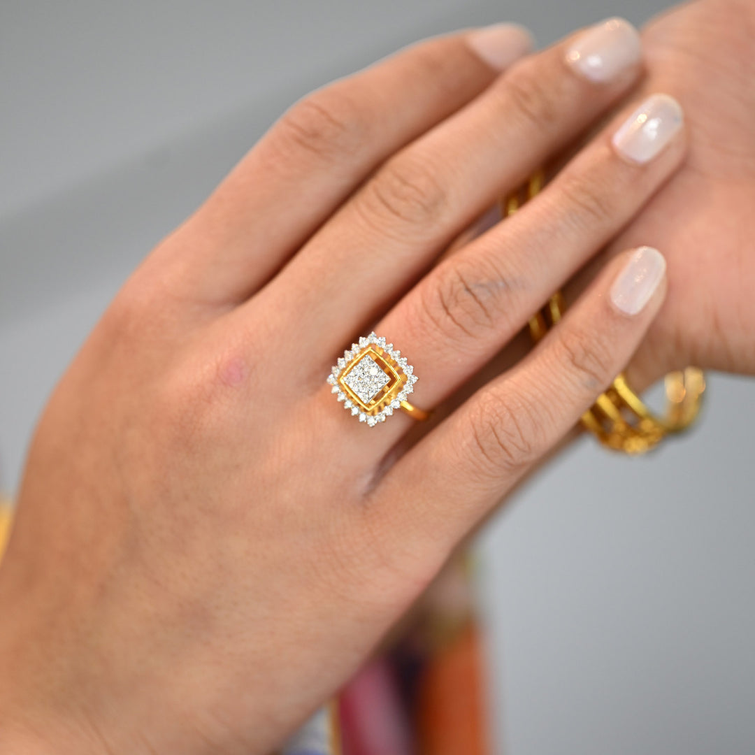 18K YG Cluster Diamond Ring-1pc