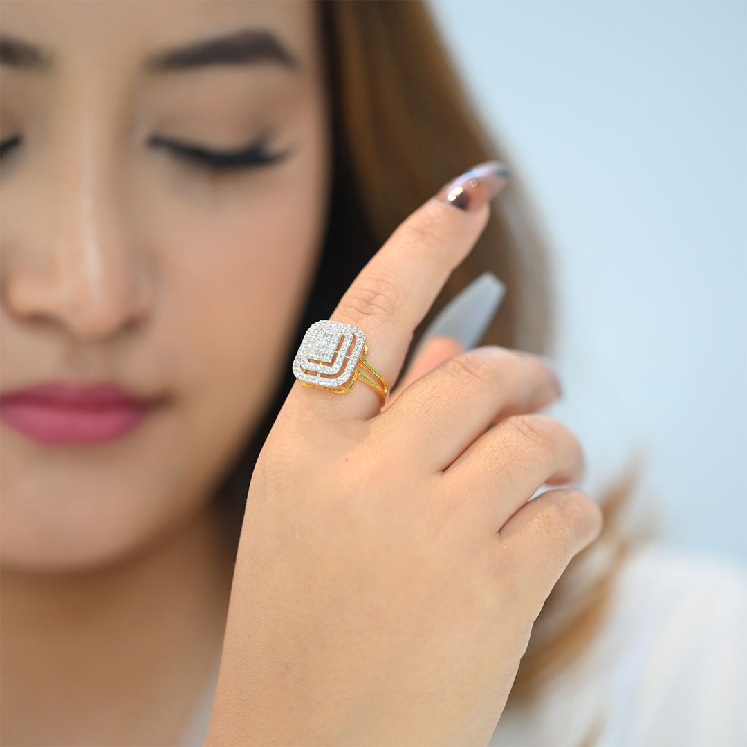 18K YG Cluster Diamond Ring-1pc