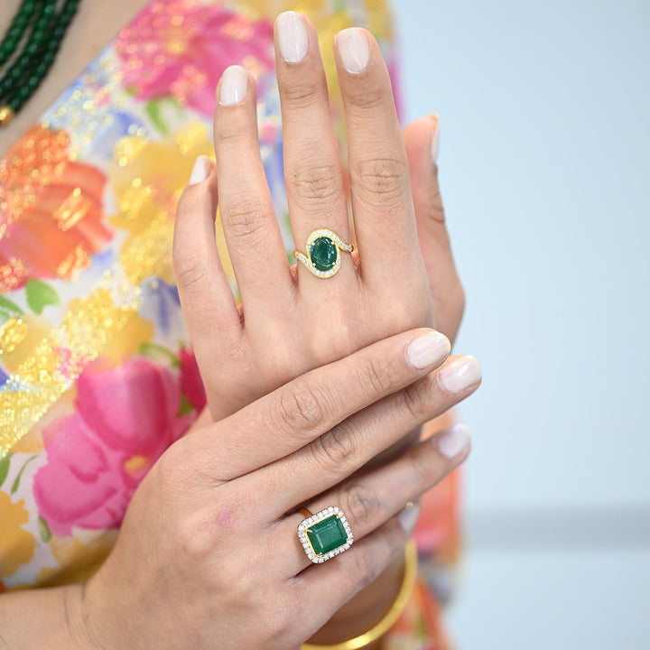 18K YG Cluster Diamond, Emerald Ring-1pc