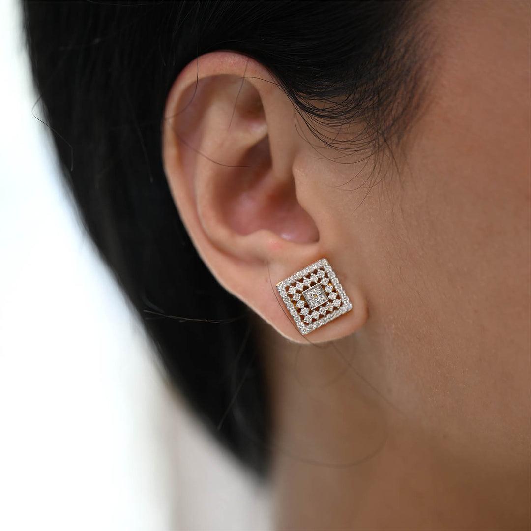 14K YG Cluster Diamond Earring-1pair