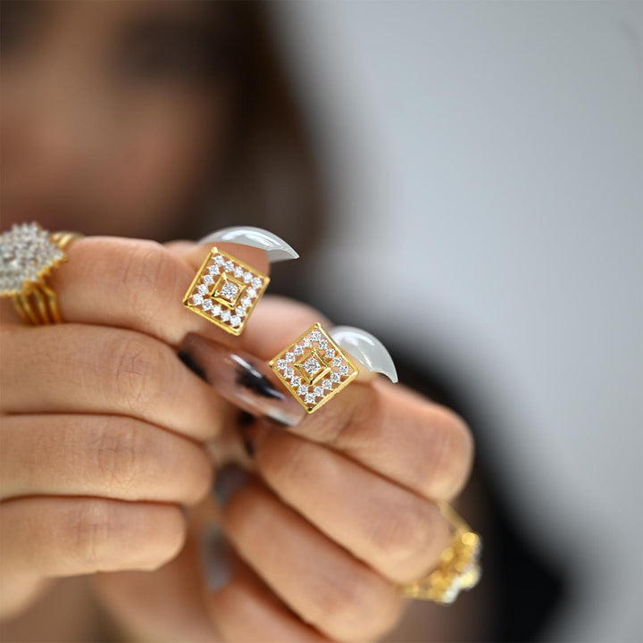 14K YG Cluster Diamond Earring-1pair